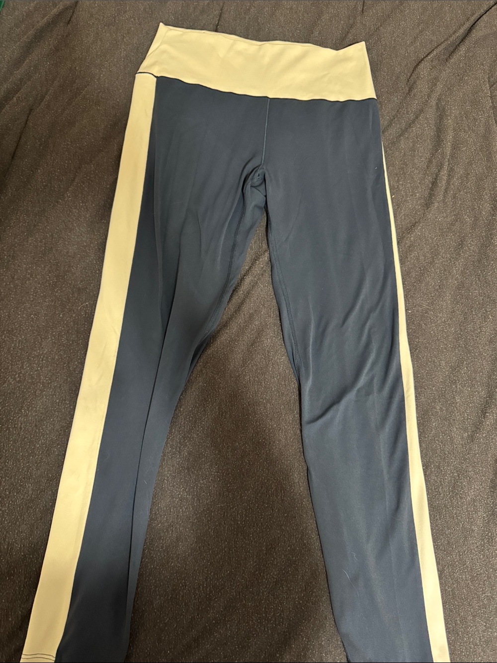 Old Navy Navy and Cream High-Rise Leggings